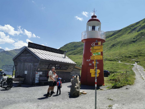 b2ap3_thumbnail_beckerreisen-schweiz2026-andermatt12 Mit Bus und Bahn durch die Schweizer Bergwelt - Reisejournal