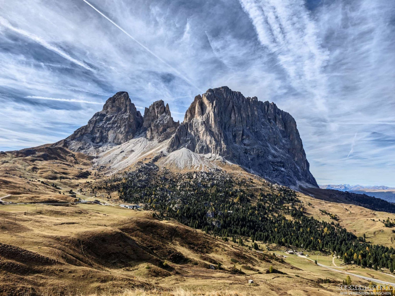 b2ap3_large_dolomiten-gipfel F&uuml;nf Tage S&uuml;dtirol: Dolomitenblicke, Bozen und Sonne am Kalterer See - Reisejournal